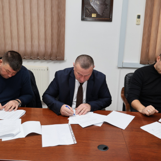 Ministar Arnaut potpisao tri nova ugovora o ustupanju prava korištenja ribolovnih područja