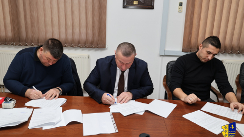 Ministar Arnaut potpisao tri nova ugovora o ustupanju prava korištenja ribolovnih područja