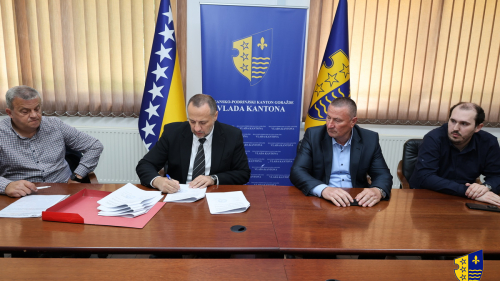 Potpisan Ugovor o izvođenju radova na ljetnom održavanju regionalne ceste R-448 Potkozara-Goražde-Hrenovica, regionalne ceste R 448a Osanica-Ilovača-Prača i regionalne ceste R 448b Goražde-Podhranjen-Hranjen